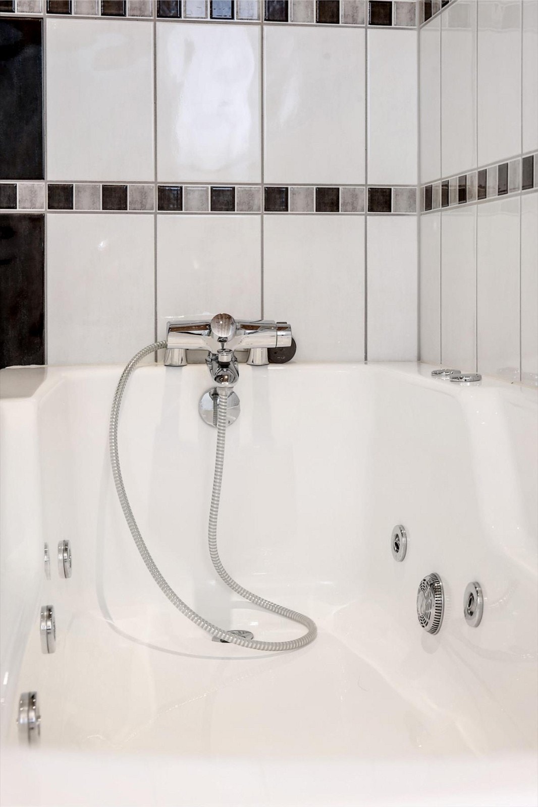 Badkar med massasjedyser! Galleribilde