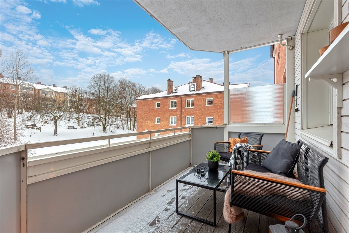 Romslig balkong Galleribilde