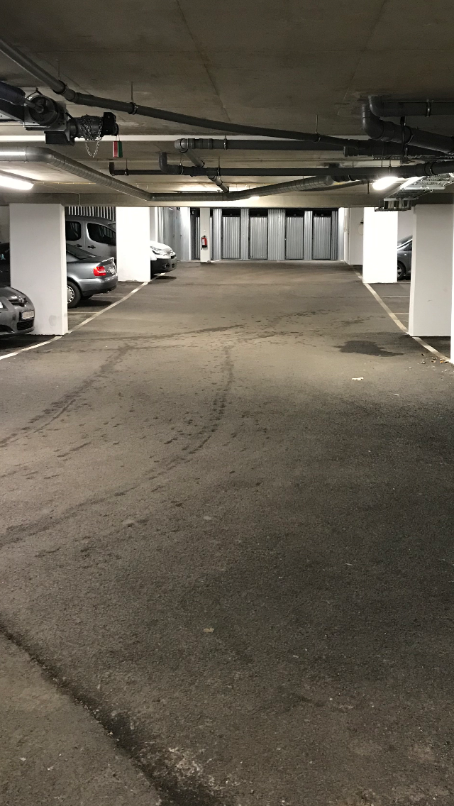 Leiligheten har egen parkeringsplass Galleribilde