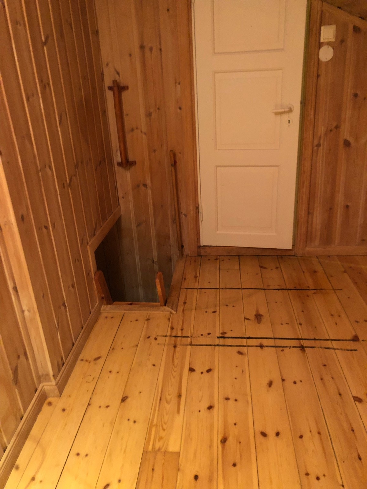 gang mot bad og nedgang til rom nede Galleribilde