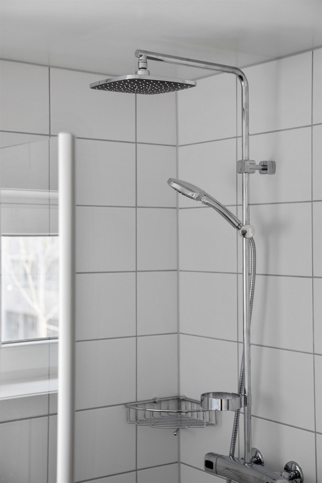 Dusjnisje med innfellbare glassdører Galleribilde