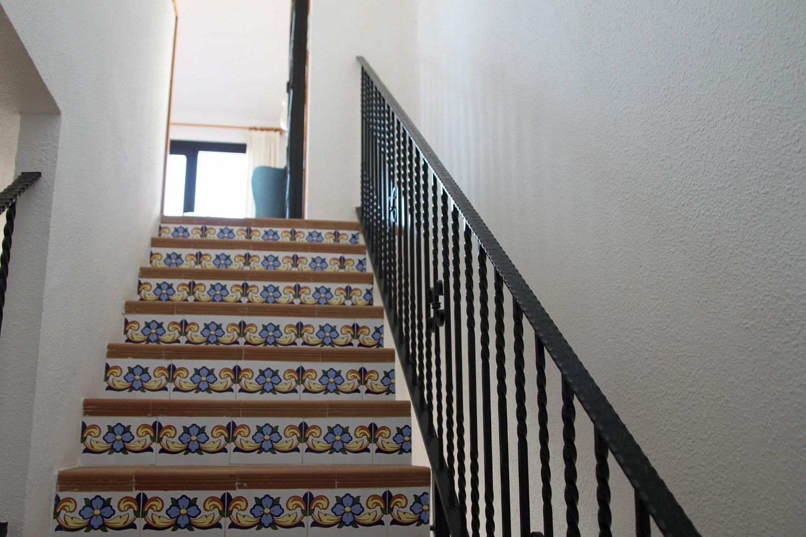 Trapp mellom 2. og 3. etasje i klassisk spansk stil. Galleribilde