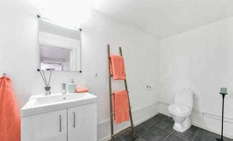 WC i kjelleretasje Galleribilde