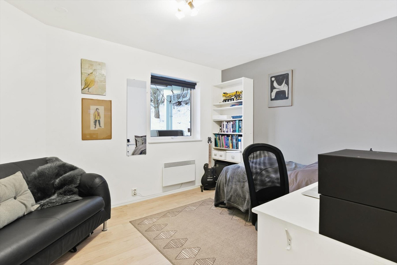 Soverom på ca 11,5 kvm i 1 etasje. Galleribilde