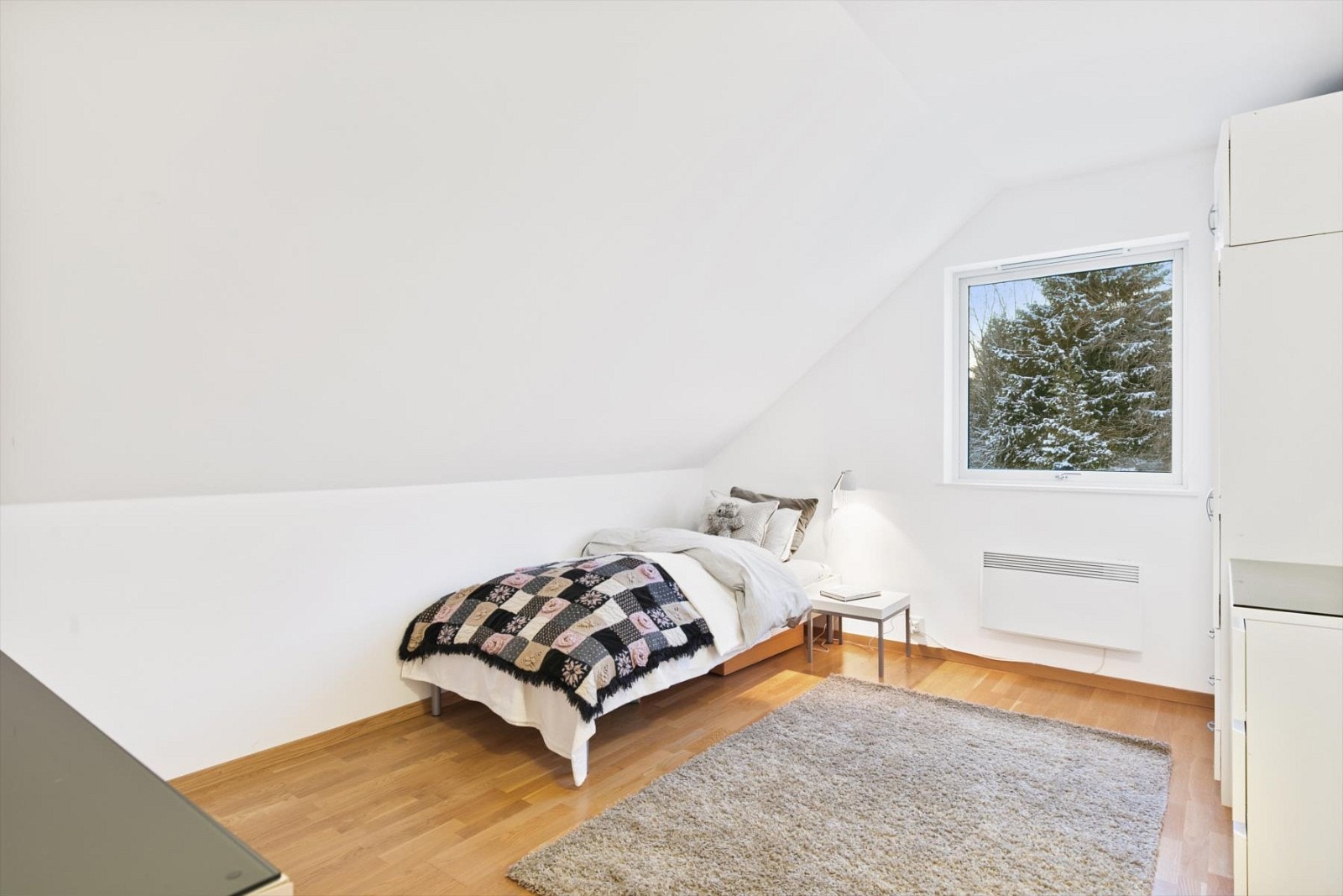 Soverom av god romstørrelse. Galleribilde