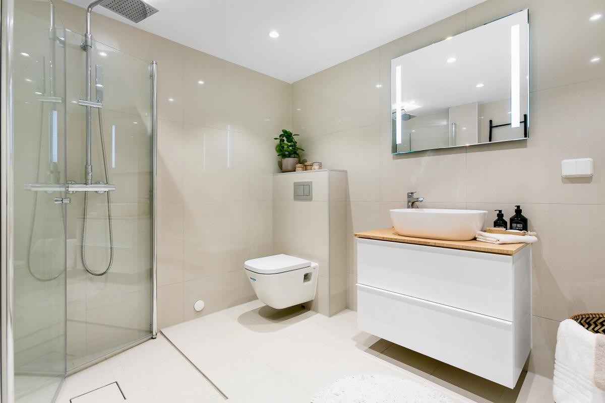 Boligen inneholder et lekkert og delikat bad. Galleribilde