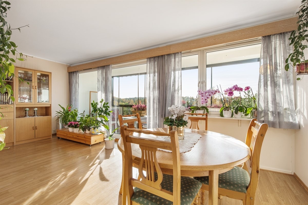 Velkommen til Hovseterveien 36 a. Boligen presenteres av Robin Horgheim ved Obos Eiendomsmeglere. Galleribilde