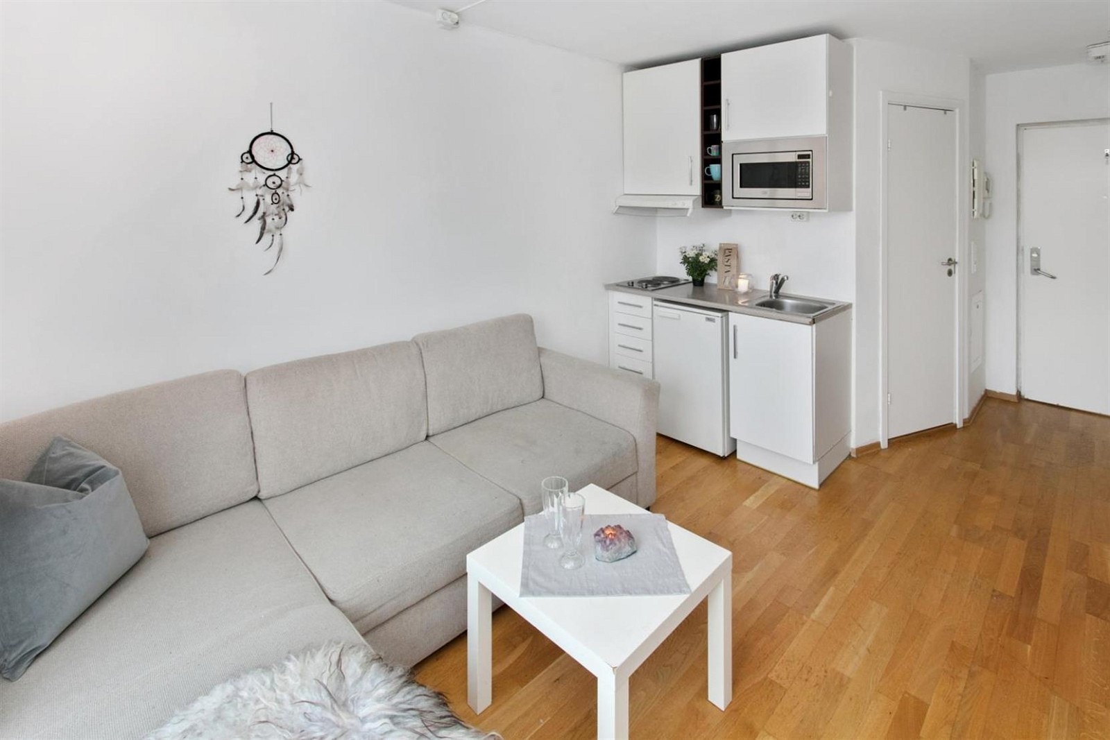 Leiligheten sett fra balkongen. Galleribilde