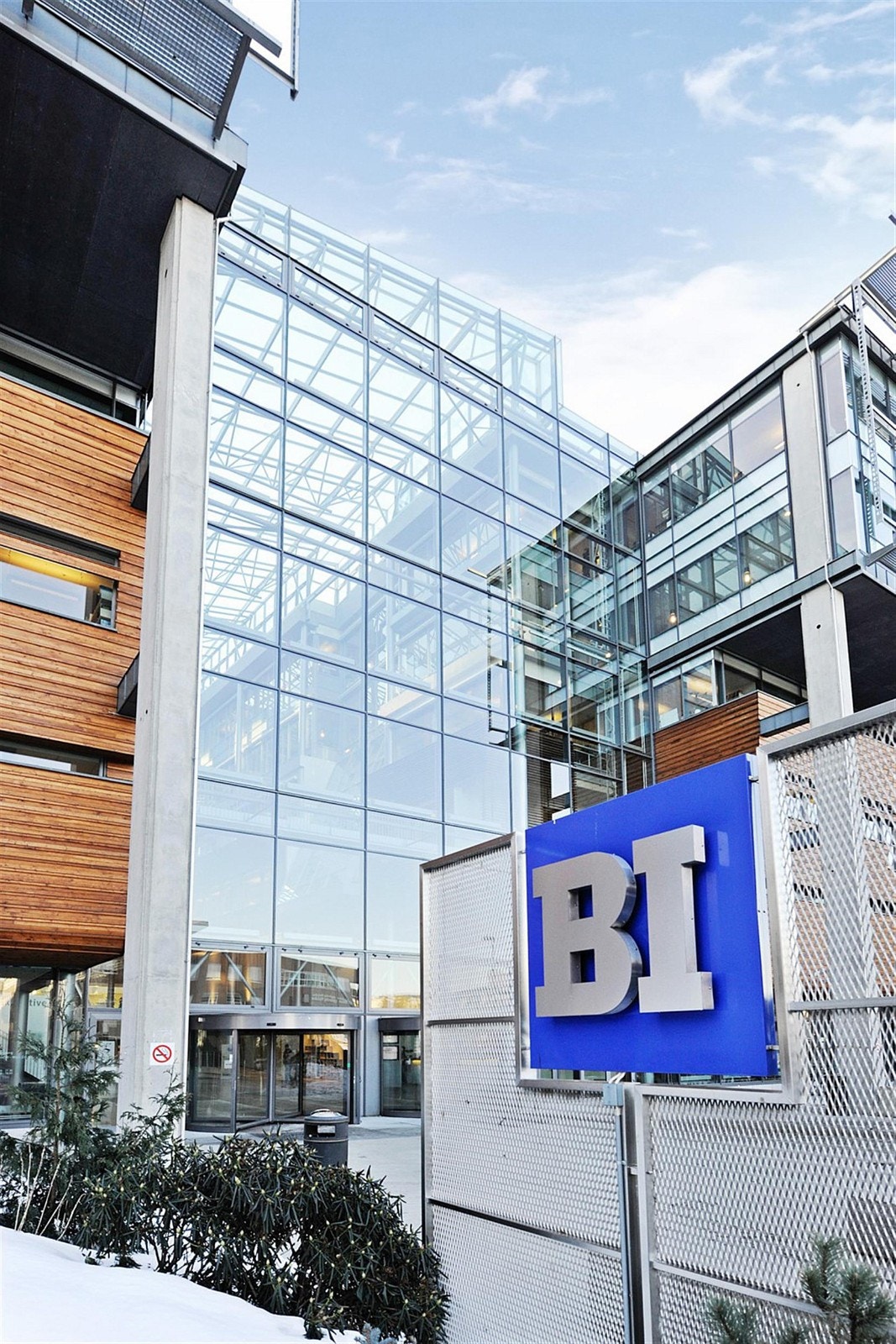 Handelshøyskolen BI ligger ca. 5 min fra boligen, vis a vis Nydalen T-bane stasjon. Galleribilde