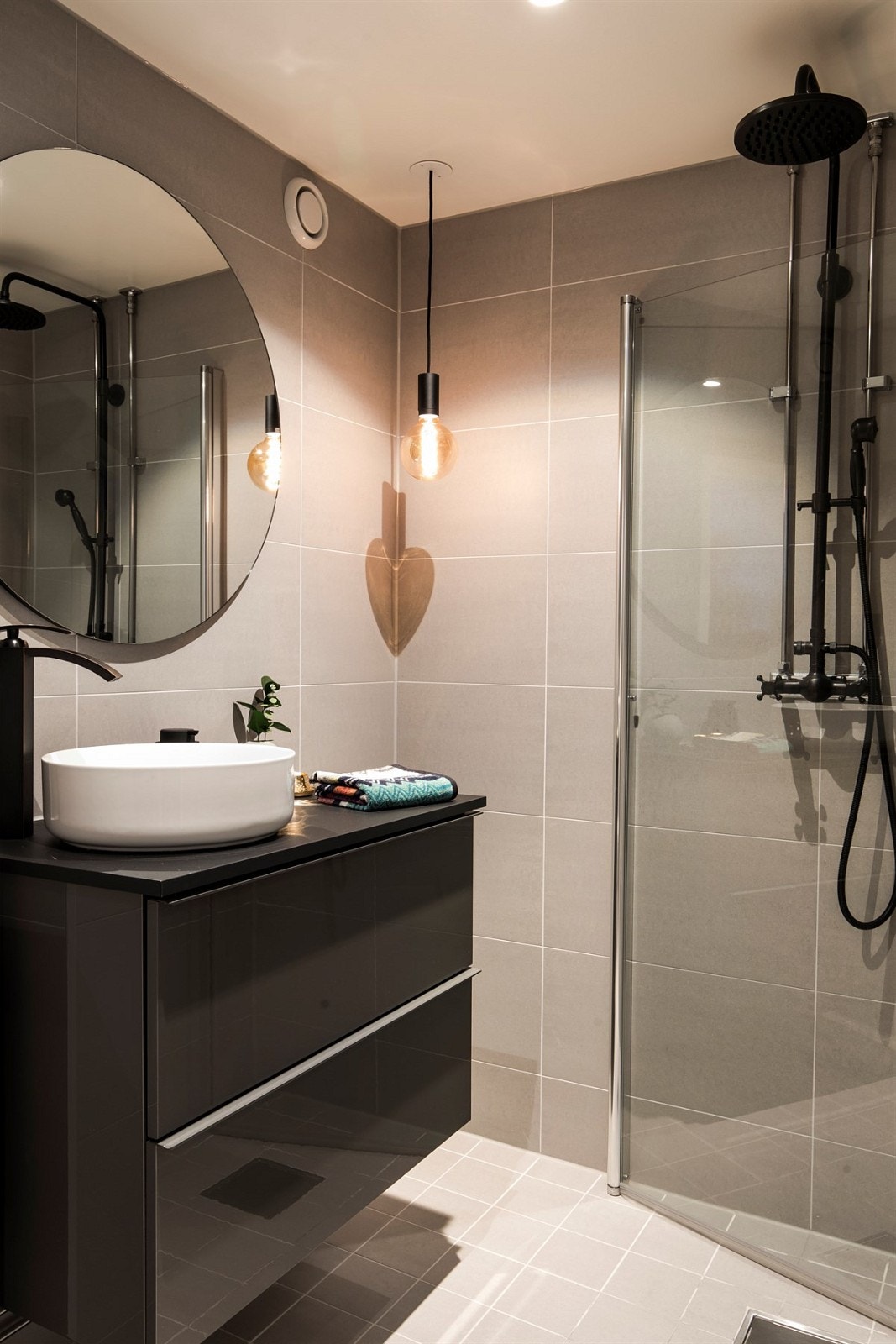 Delikate fargetoner og pen innredning Galleribilde