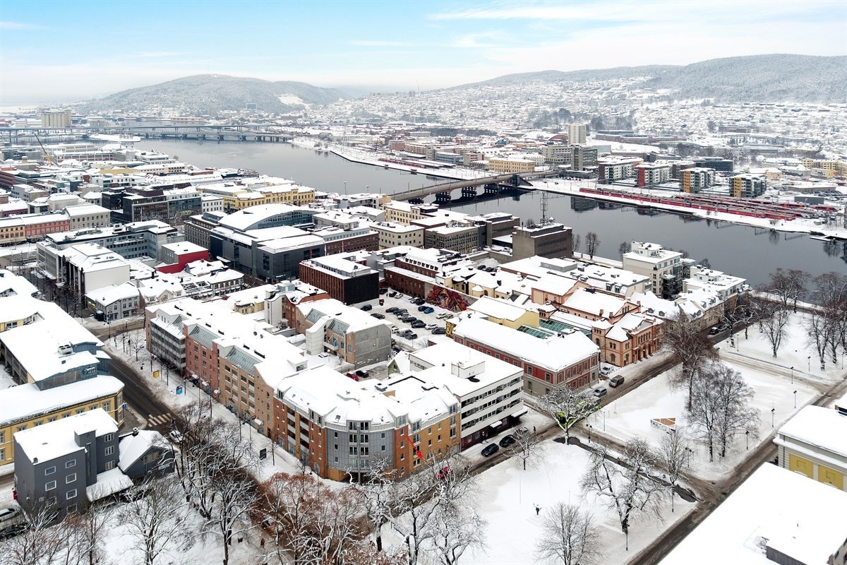 Det er for øvrig kort vei til Gulskogen. Nye CC Drammen er ferdigstilt i senere tid og byr på storhandel og småhandel under samme tak. Galleribilde