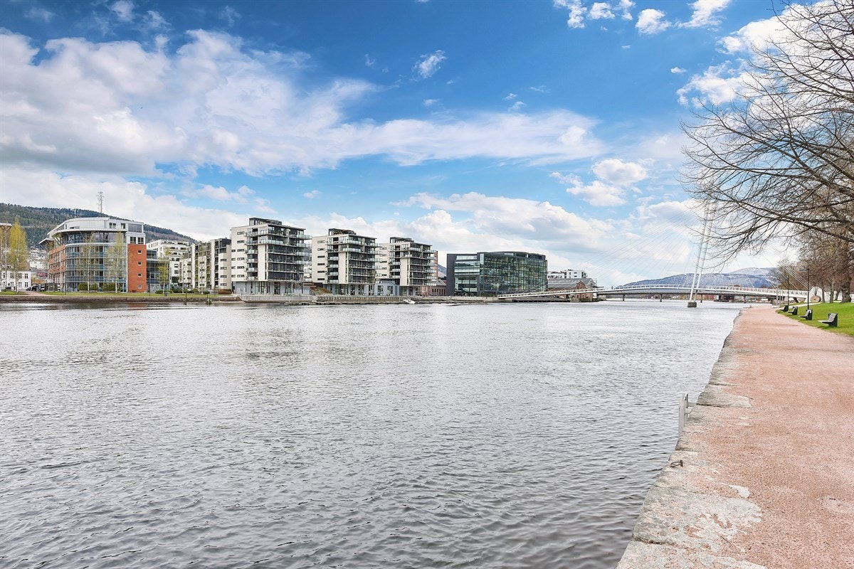 Legg gjerne turen via Ypsilon til Union Brygges urbane mangfold hvor det bys på restauranter, kafeer, rockescene og et spennende kulturliv. Galleribilde