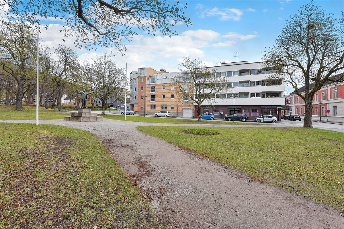 I området ligger også hallen til Drammen Tennisklubb med fire baner. Galleribilde
