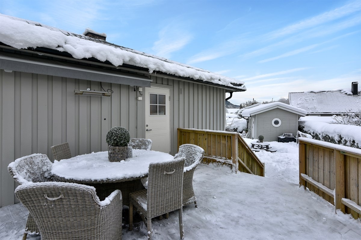 Ca. 6 km unna ligger praktfulle Årbogen idrettspark. Her finner du Birkebeineren med et bredt, sportslig tilbud i et aktivt idrettsmiljø, samt et populært bade- og fiskevann med sandstrand. Galleribilde