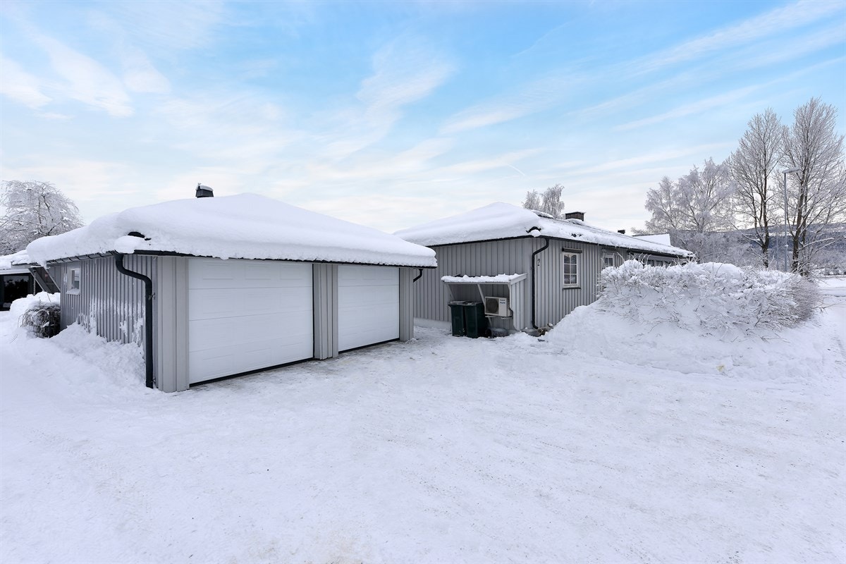 Fra boligen er det ca. 800 meter til Buskerud Storsenter, et av Buskeruds største kjøpesenter. Galleribilde