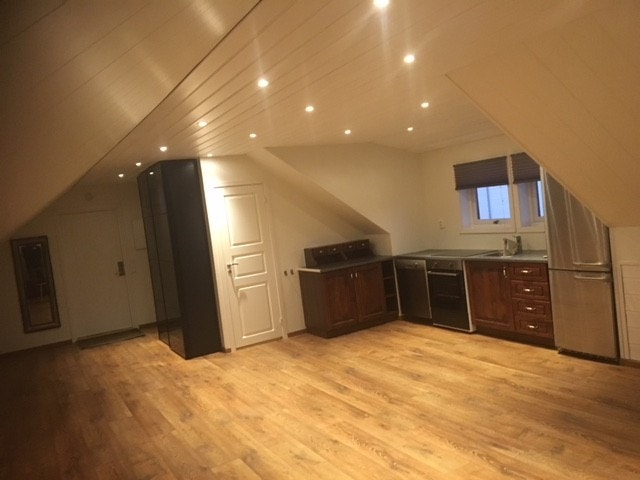 Mot kjøkken, bad , inngang Galleribilde