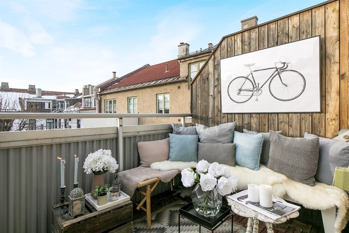 God plass til utemøbler. Galleribilde