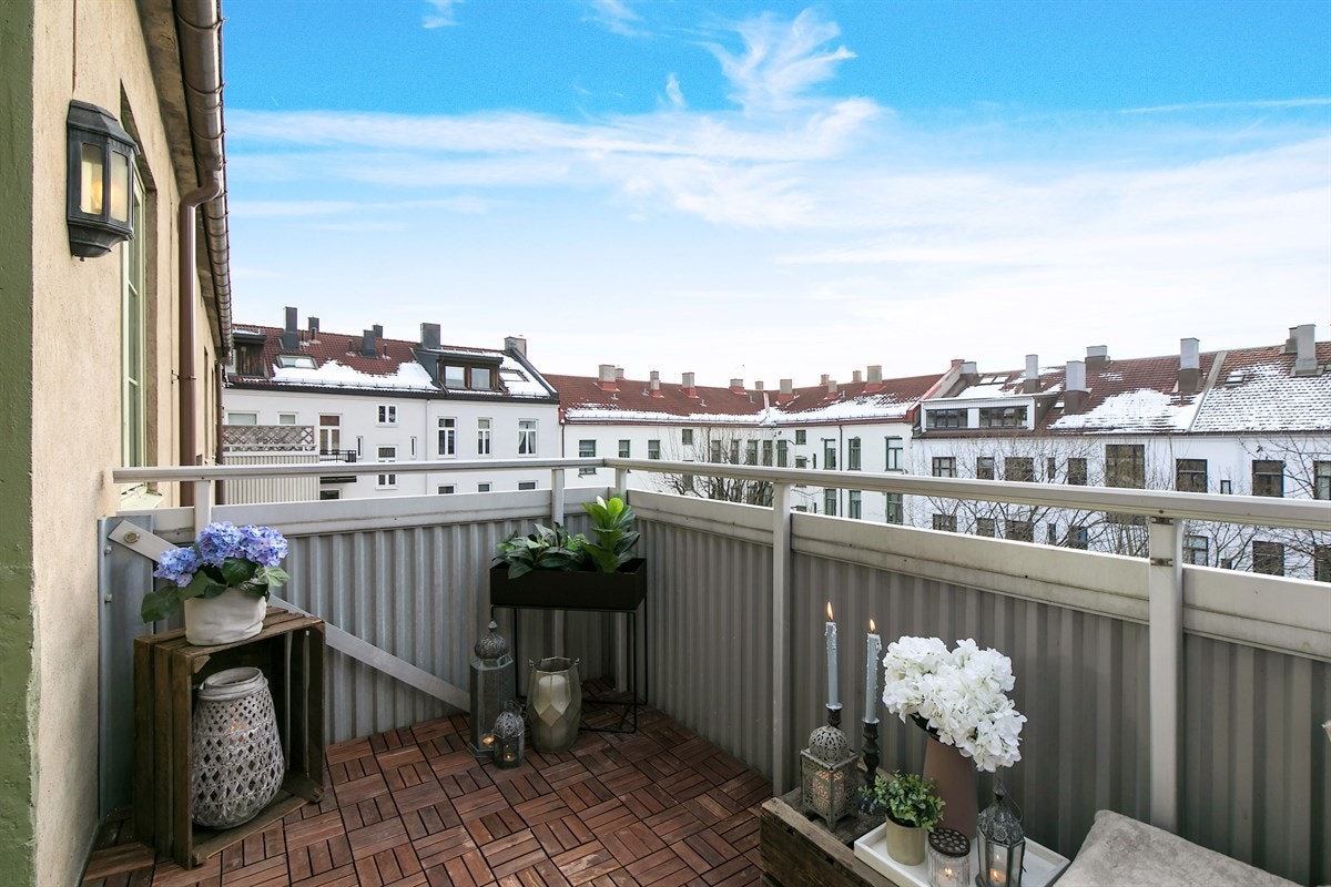 Fra kjøkken er det utgang til en romslig balkong på ca. 6,5 kvm. Galleribilde