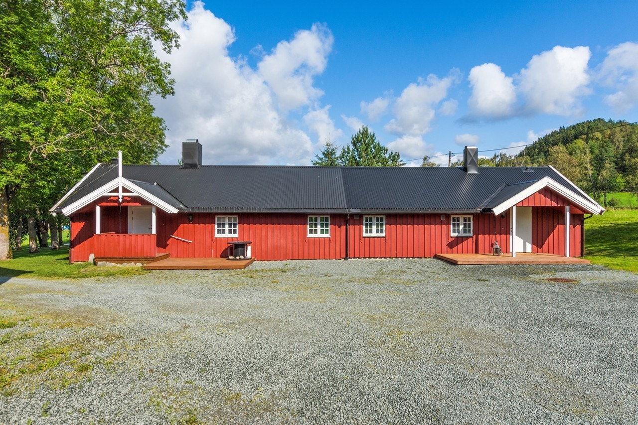 Den andre tomannsboligen har et BRA på totalt 109 kvm, og hver halvpart har 2 soverom og 2 stuer Galleribilde