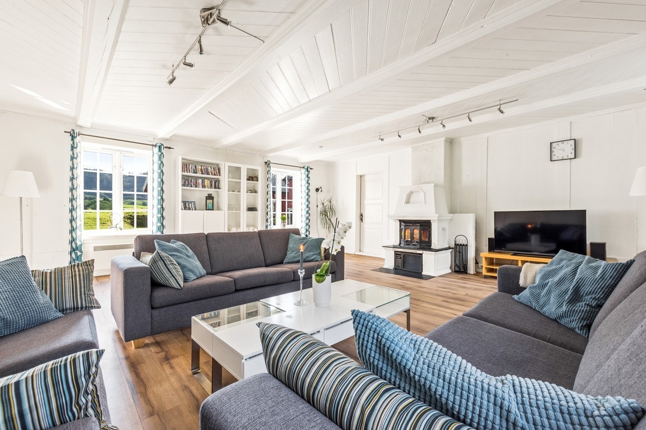 En av to stuer i Trønderlånet - de to stuene har et samlet areal på 58 kvm Galleribilde