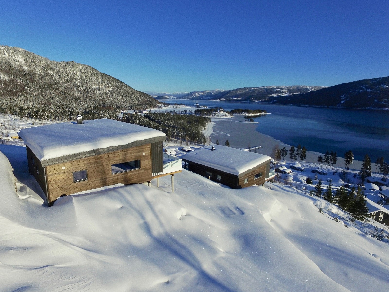 Vinter i nisser Hyttegrend Galleribilde