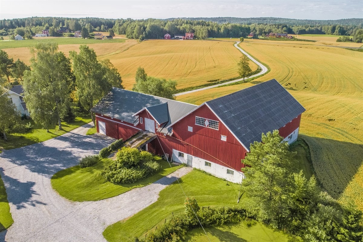 Søndre Revhaug gård, låve Galleribilde