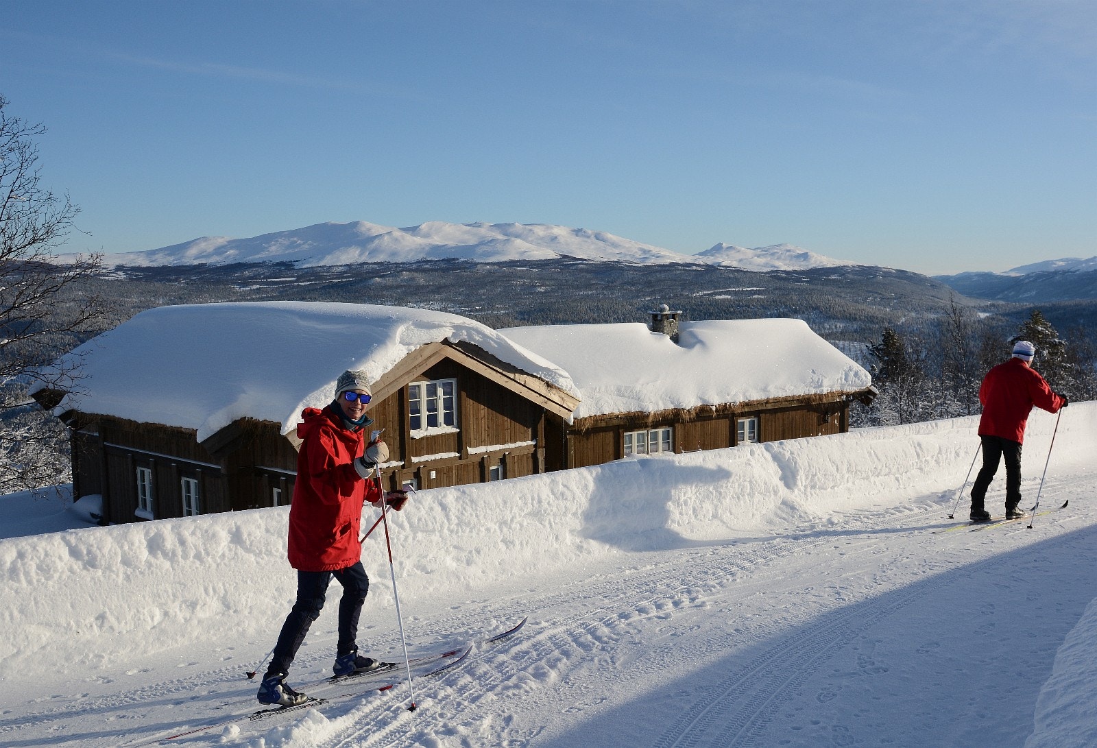 Alle hyttene i Skardfjellgrenda har storslått utsikt til Rutenfjellene. Ønsker du denne eller en annen av hyttemodellene våre, se www.skabuhus.no Galleribilde