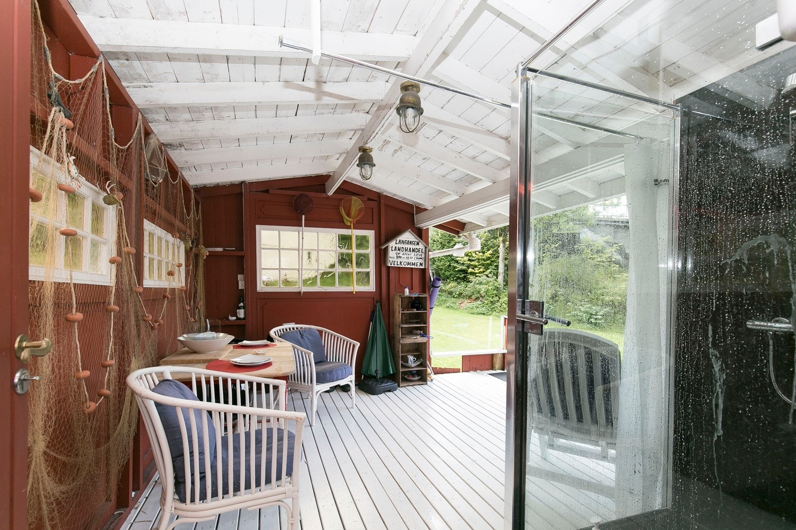 Uteplass sommerhuset Galleribilde