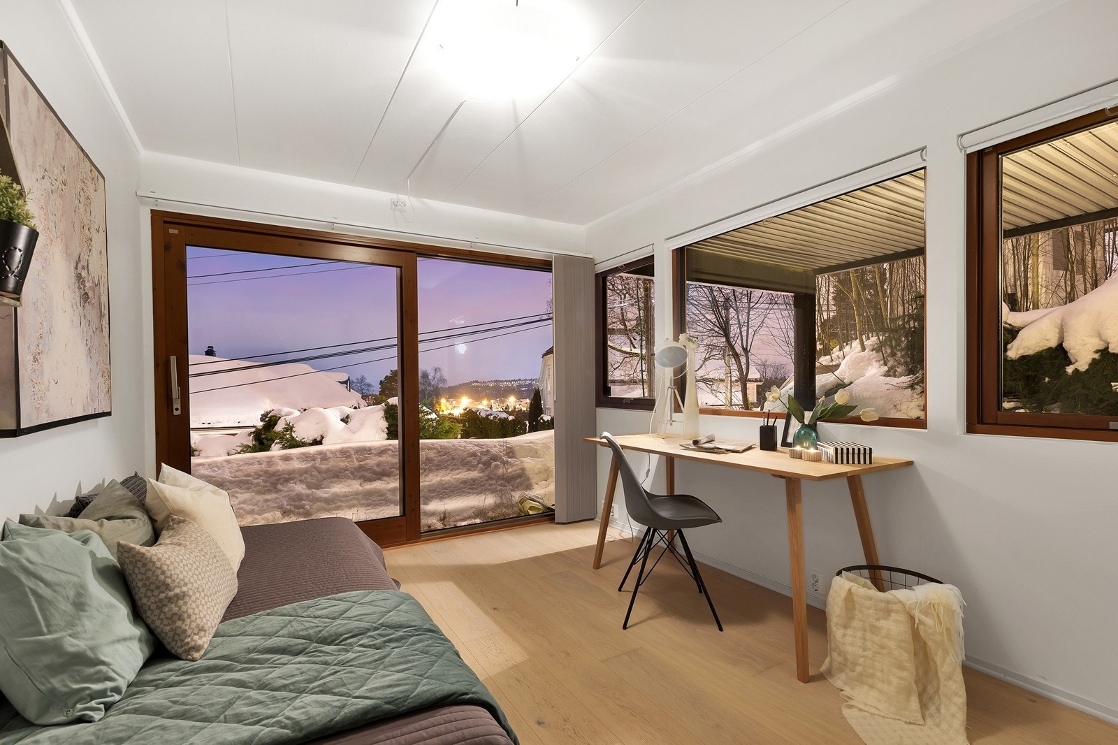 Soverom med utgang til hagen Galleribilde