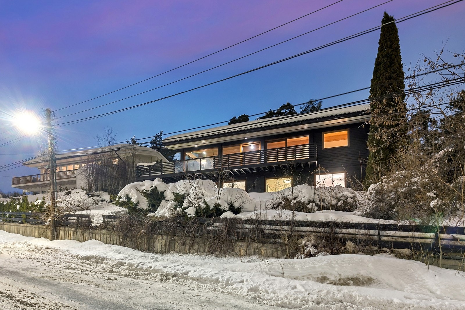 Fasade kveld Galleribilde