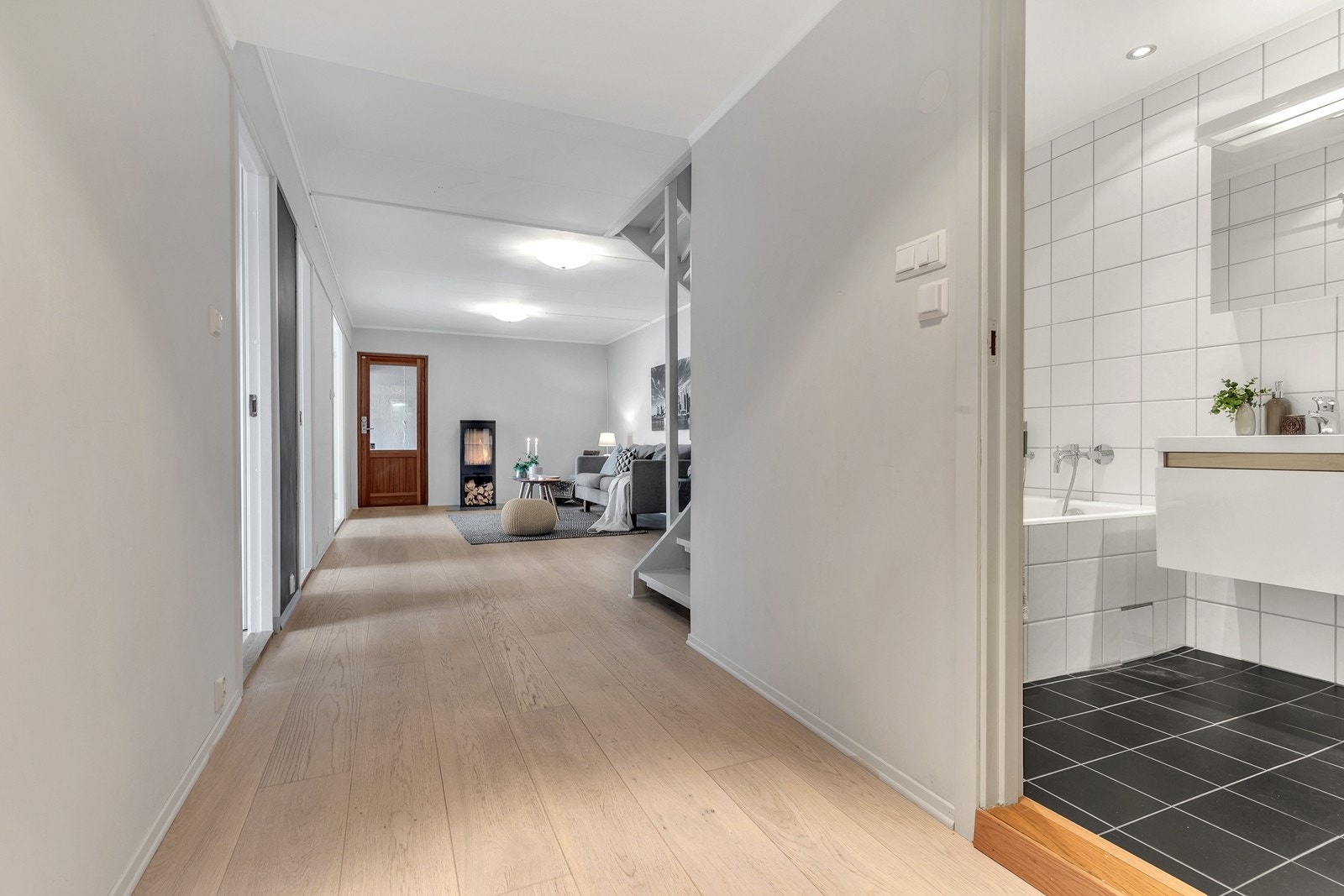 Underetasjen her sett mot peisestuen og badet Galleribilde