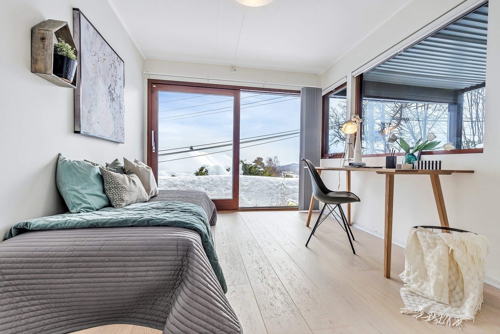 Soverom 4 med utgang til hagen Galleribilde