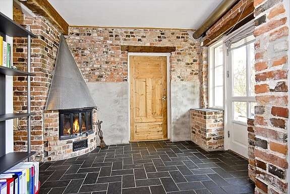 Inngangsparti og dør til soverom. Galleribilde