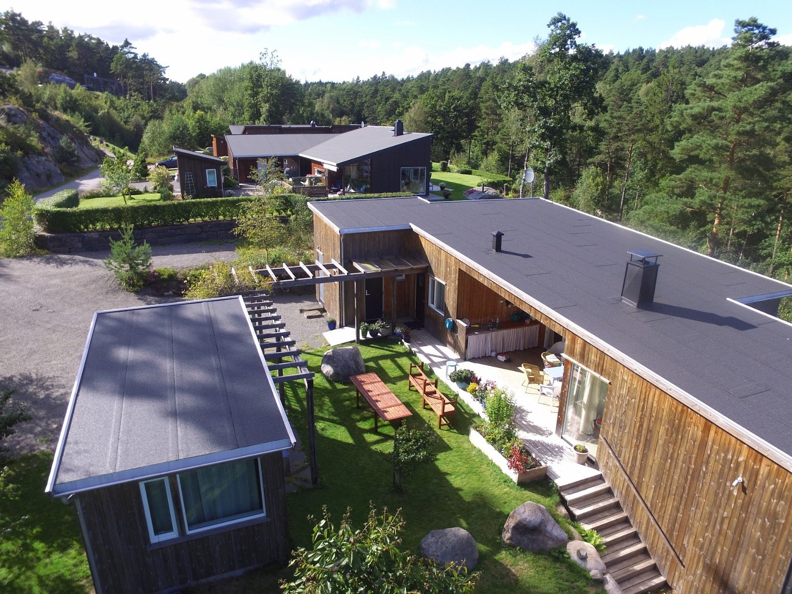 Dronebilde av hytta Galleribilde