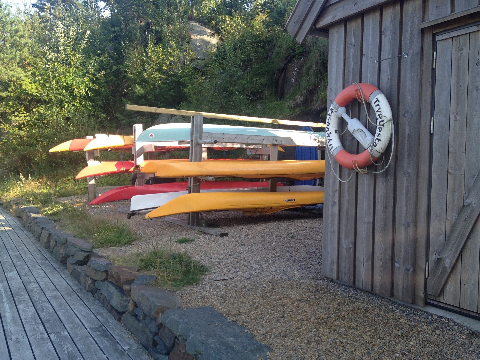 Ta gjerne med egen kajakk! Spør oss om oppbevaringsplass på brygga. Galleribilde