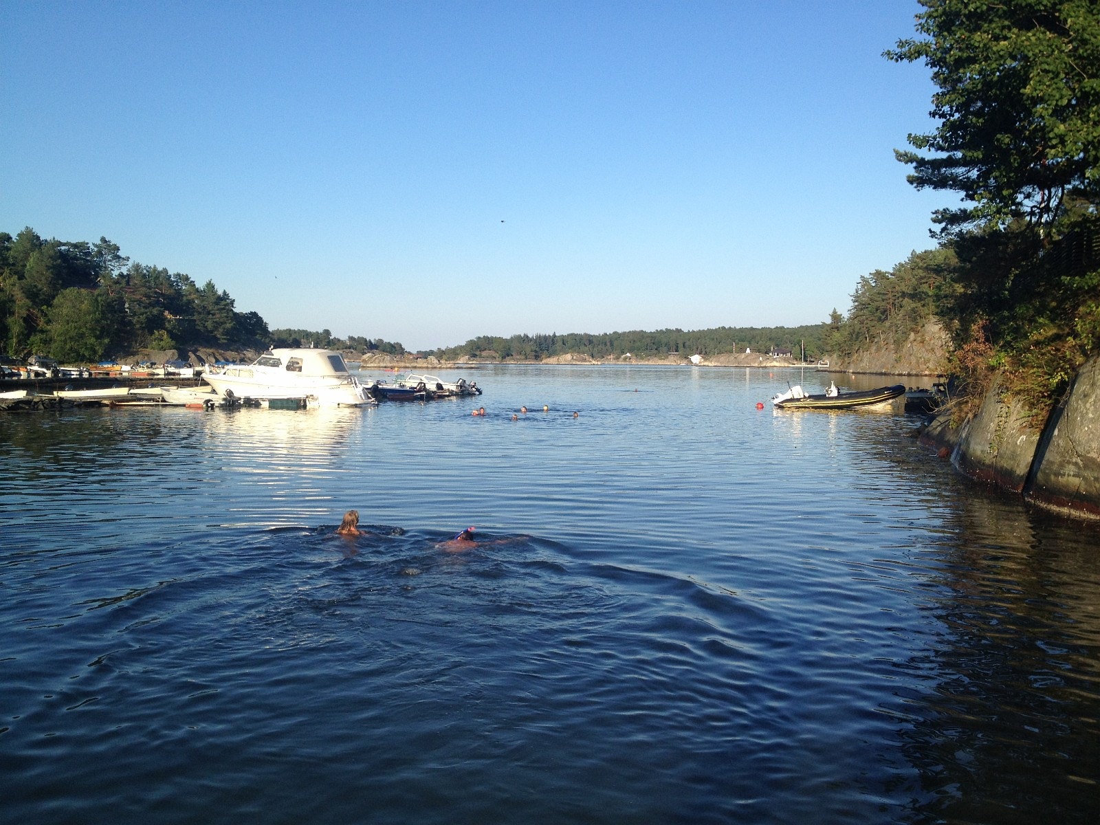 Ytterst på fellesbrygga er det mulig å bade Galleribilde