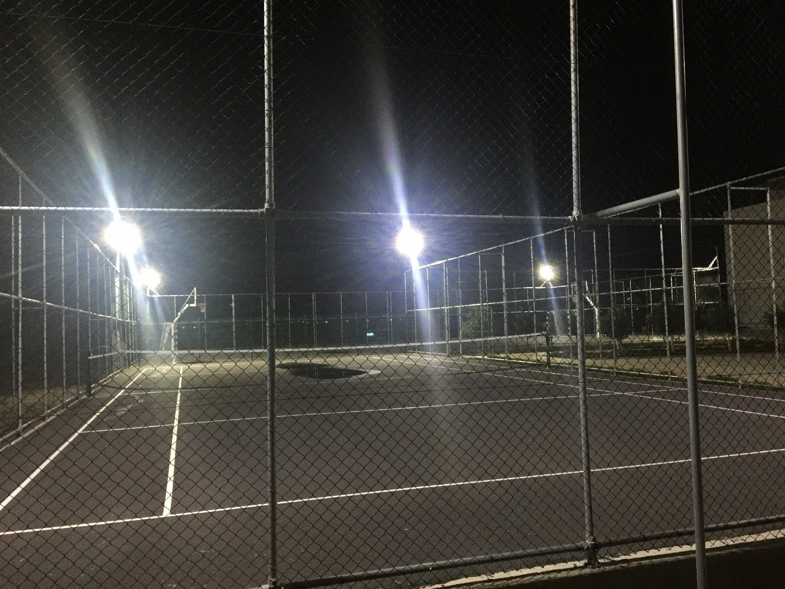 På Royal Sun kan du spille tennis, basketball og håndball/fotball døgnet rundt Galleribilde