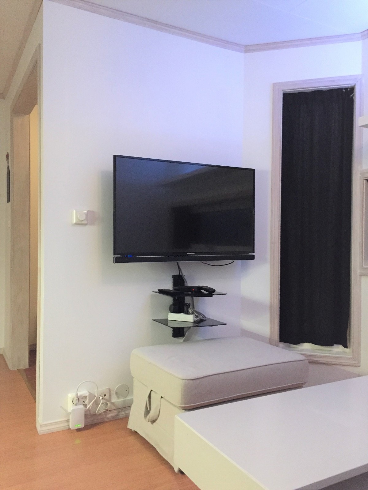 Stue/TV krok (TV på svingramme) Galleribilde