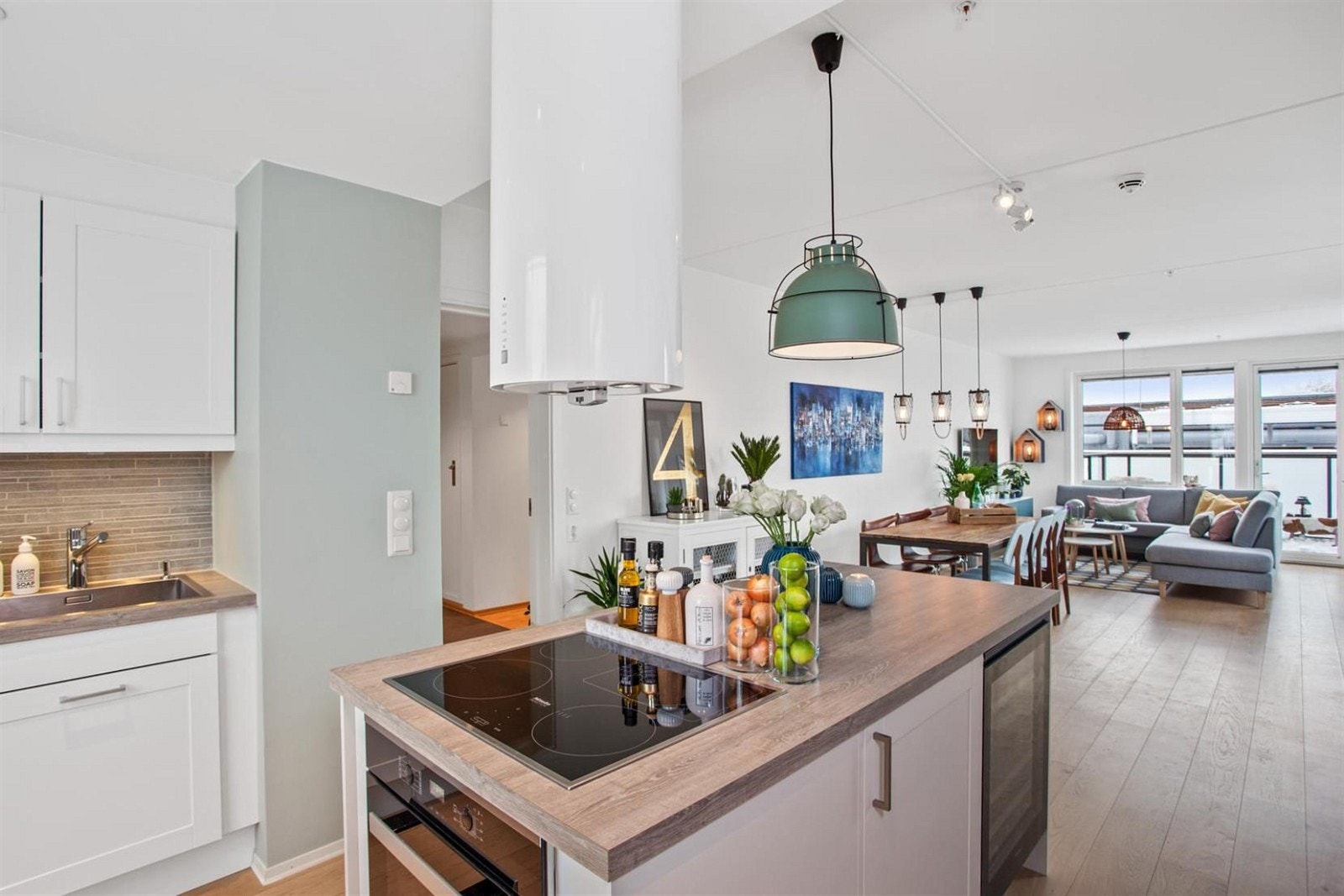 Praktisk kjøkkenøy. Galleribilde