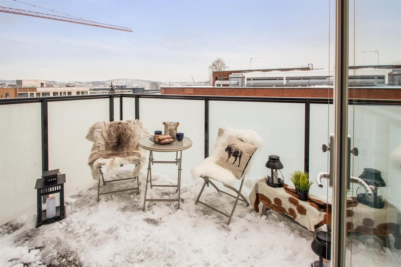 Balkong med utgang fra stuen i tillegg til terrassen Galleribilde