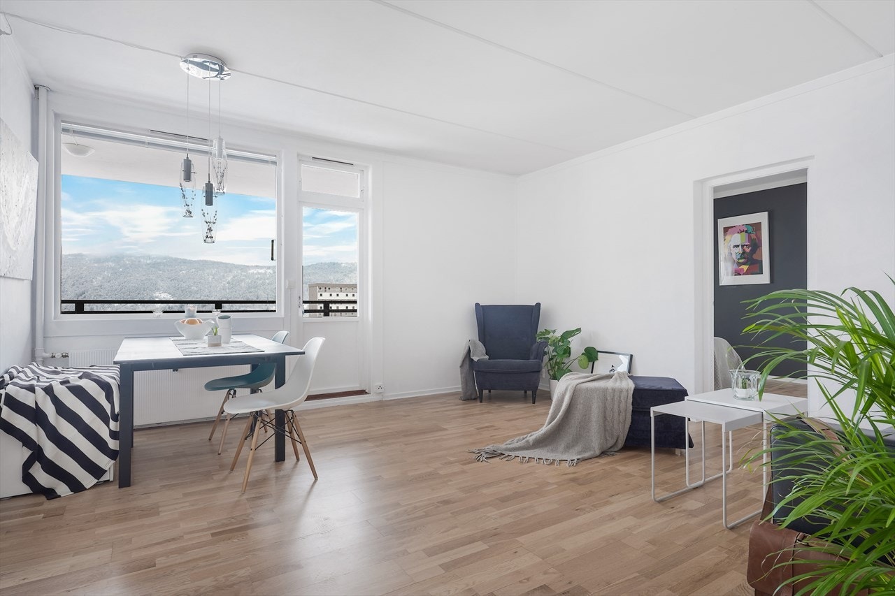 Dette er en stor og fin 4-roms leilighet på 80m2. Galleribilde