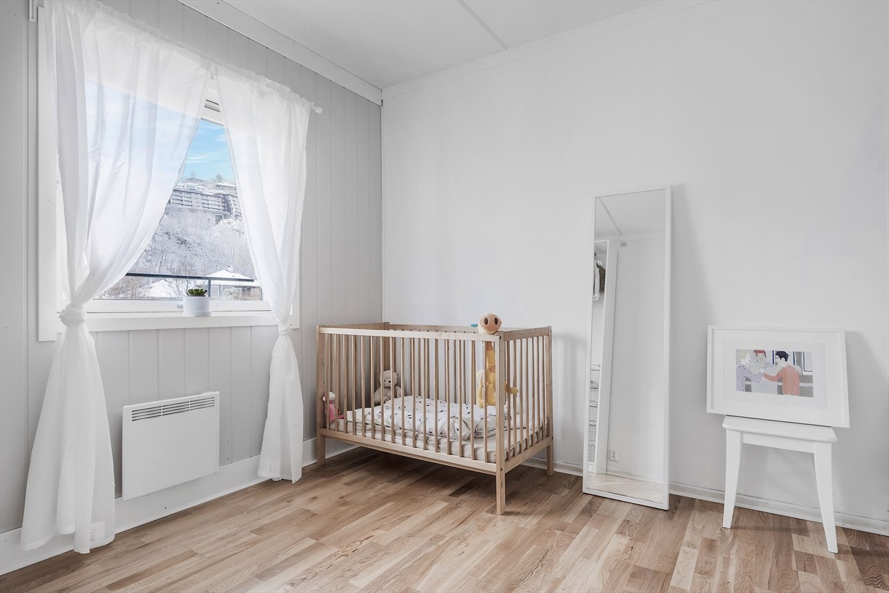 Soverom, eller barnerom på ca 7,9m2. Galleribilde