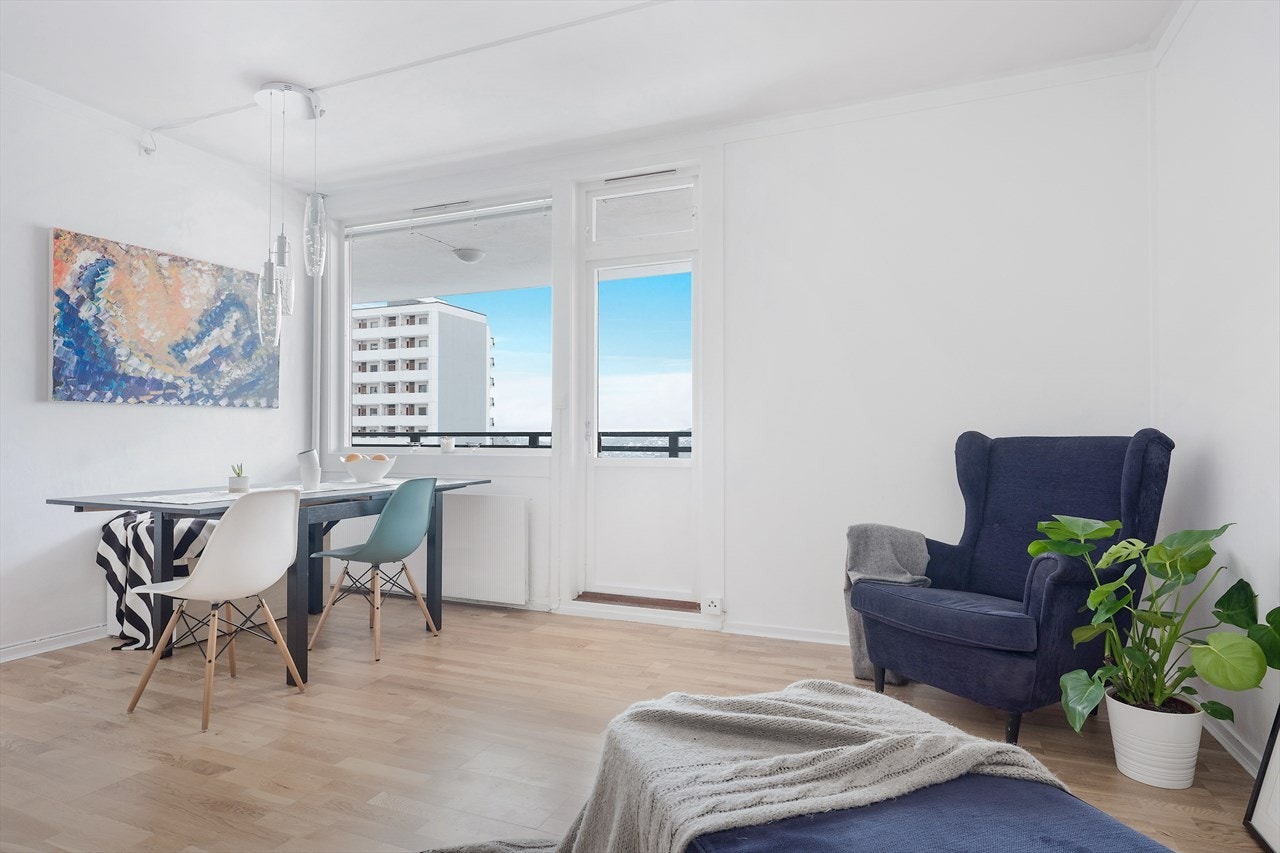 I en annen del av stuen har du også muligheter til å sette opp et spisebord. Galleribilde