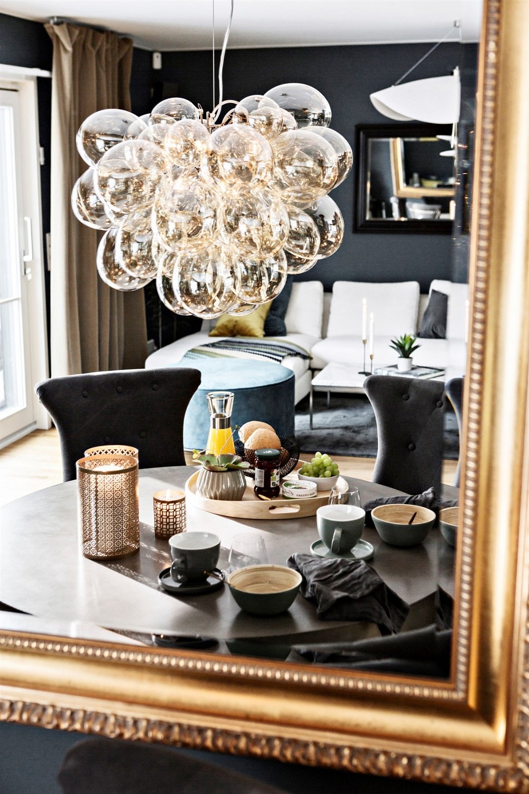 Stemningsbilde av spisestue. Galleribilde