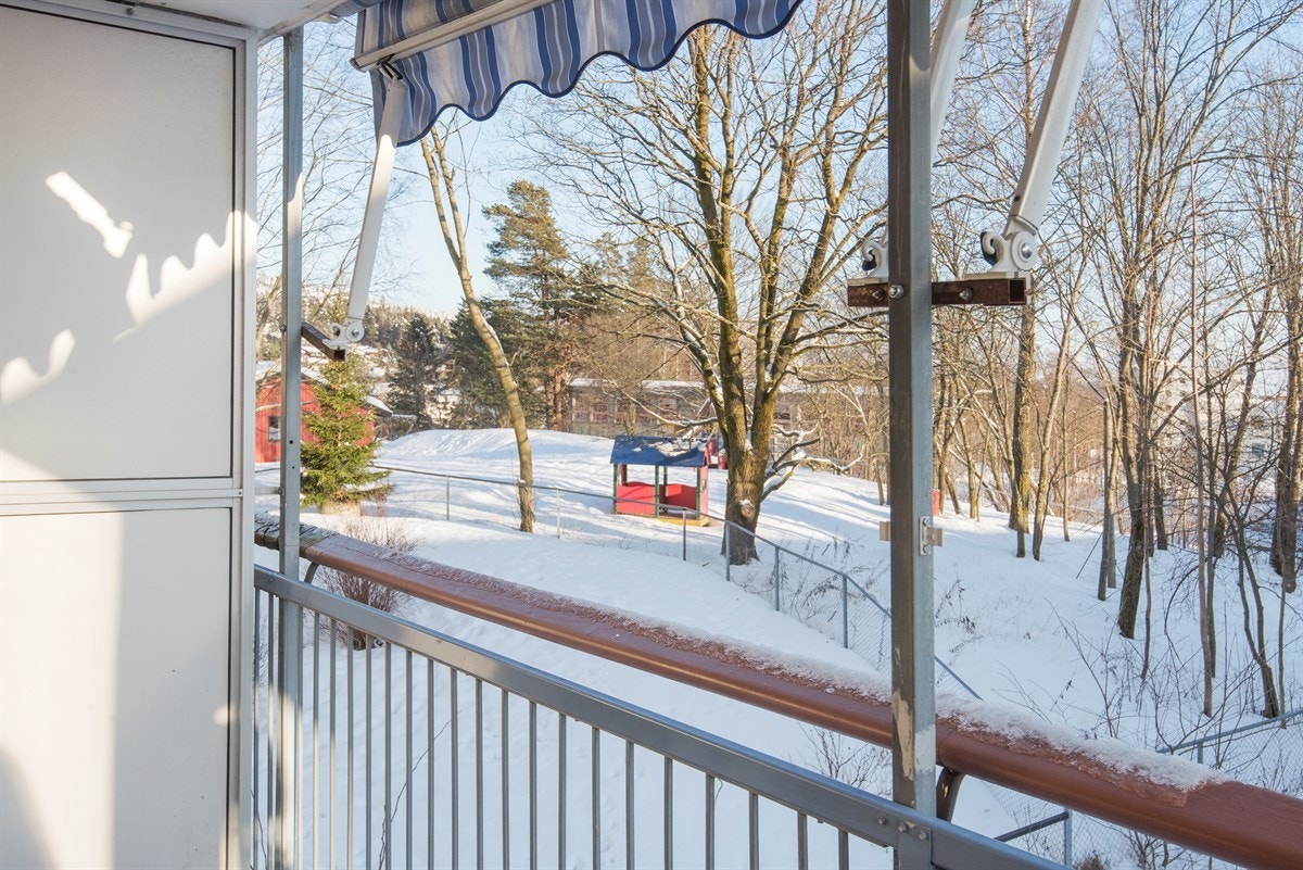 Hyggelig utsyn fra terrasse Galleribilde