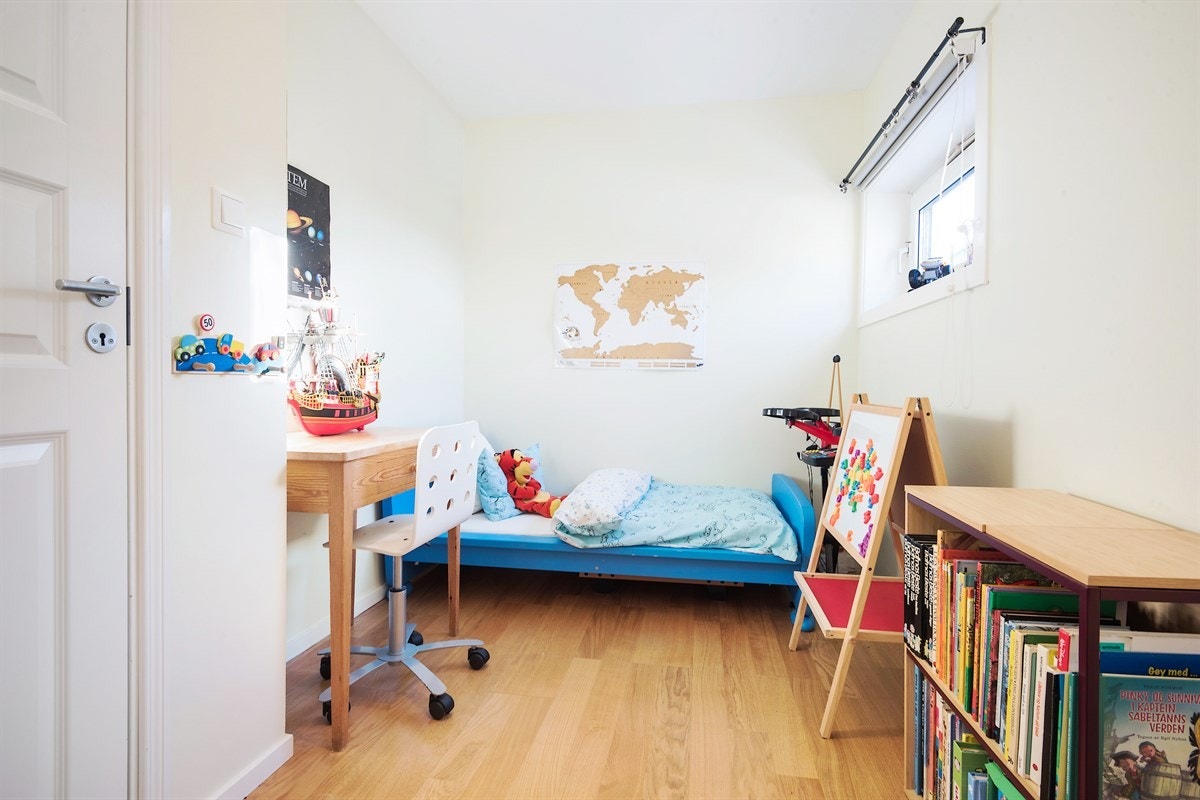 Innredet rom, kontor, benyttes i dag som soverom nr. 2 Galleribilde