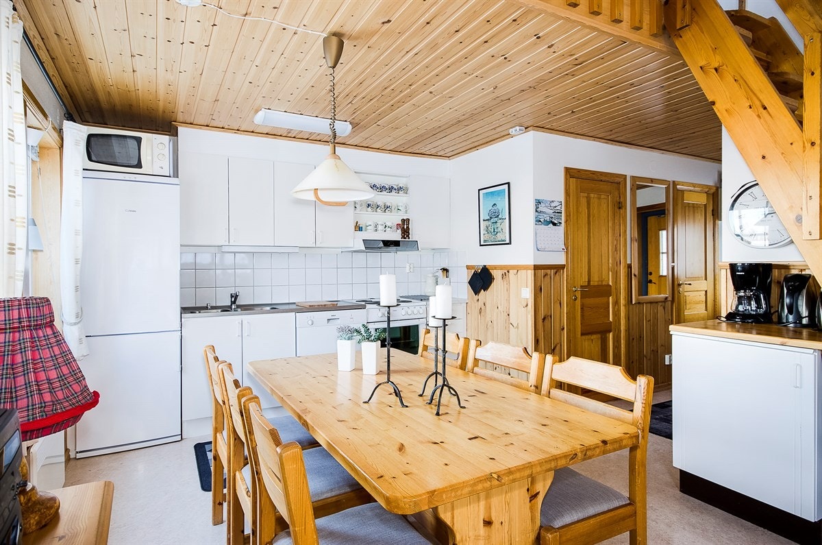 Kjøkken med spiseplass Galleribilde