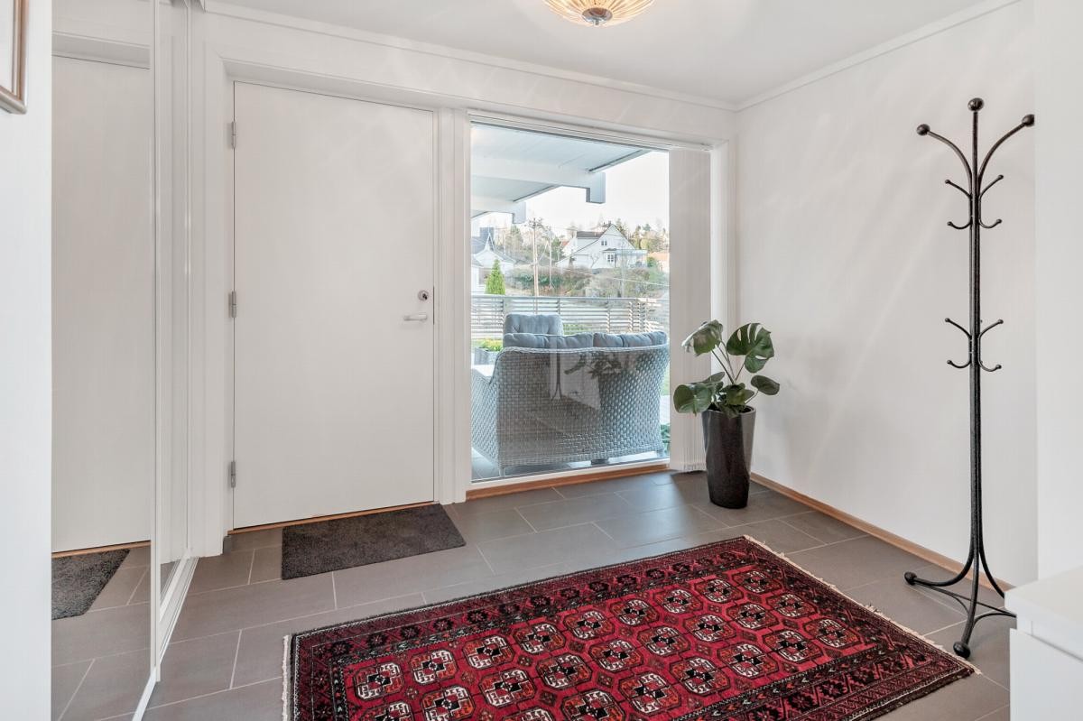 Flislagt vindfang/hall Galleribilde