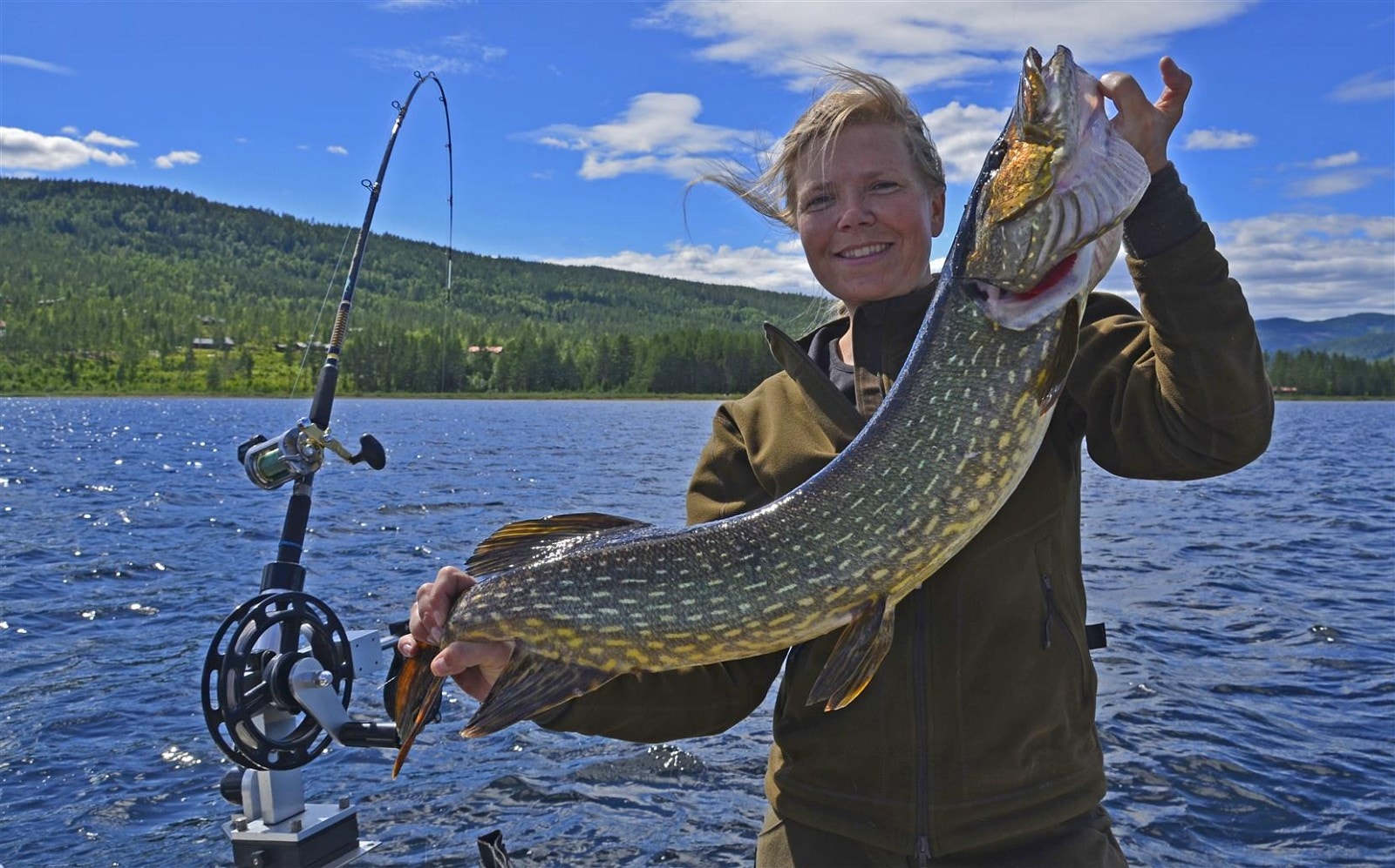 Sperillen byr på både bad, båt - og fiskemuligheter. Galleribilde