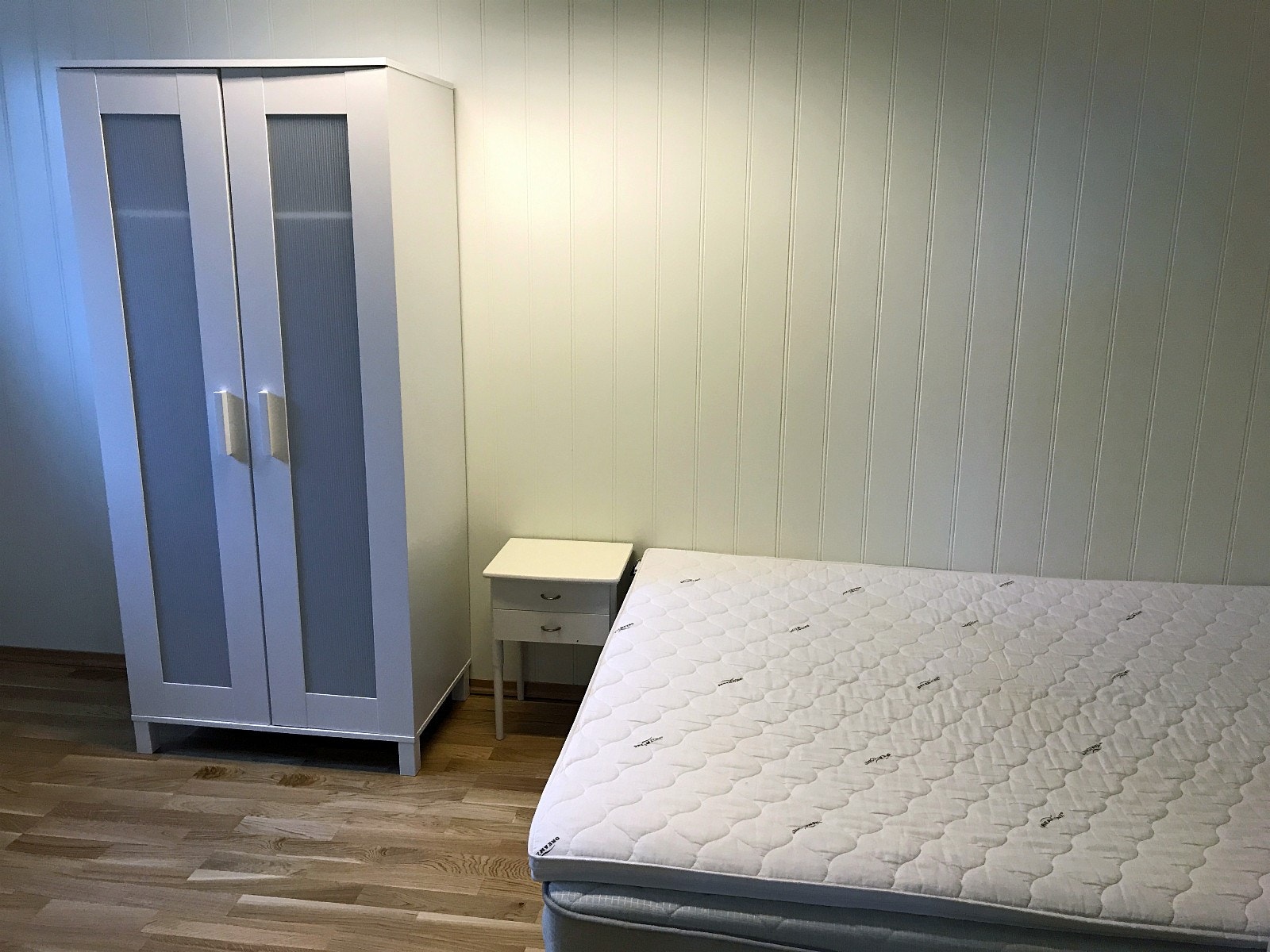 Soverommet vart malt og fekk nytt golv sommaren 2017. Galleribilde